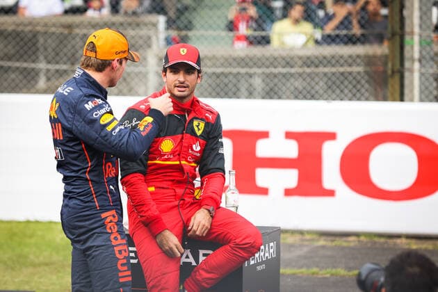 SAINZ Carlos (spa), Scuderia Ferrari F1-75, VERSTAPPEN Max (ned), Red Bull Racing RB18, portrait during the Formula 1 Honda Japanese Grand Prix 2022, 18th round of the 2022 FIA Formula One World Championship, WM, Weltmeisterschaft from October 7 to 9, 2022 on the Suzuka International Racing Course, in Suzuka, Mie Prefecture, Japan - F1 - JAPANESE GRAND PRIX 2022 DPPI Panoramic 00122041_AV6_8663