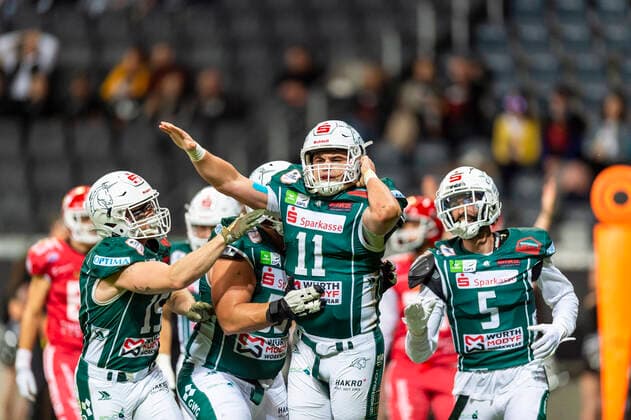 Touchdown-Jubel Hennessey Reilly (11, QB, Schwaebisch Hall Unicorns) GER, Potsdam Royals vs Schwaebisch Hall Unicorns, GFL, Saison 2022, Germanbowl, Finale, 08.10.2022, GER, Potsdam Royals vs Schwaebisch Hall Unicorns, GFL, Saison 2022, Germanbowl, Finale, 08.10.2022 Frankfurt Copyright: xEibner-Pressefotox EP_FWF