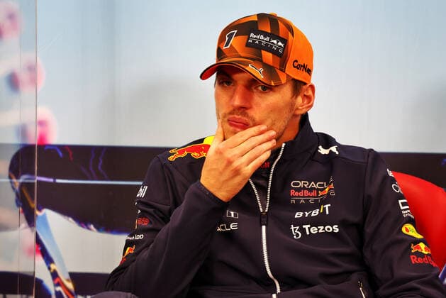 VERSTAPPEN Max (ned), Red Bull Racing RB18, portrait race winner and World Champion in the post race FIA press conference, PK, Pressekonferenz in the post race FIA Press Conference during the Formula 1 Honda Japanese Grand Prix 2022, 18th round of the 2022 FIA Formula One World Championship, WM, Weltmeisterschaft from Octobre 7 to 9, 2022 on the Suzuka International Racing Course, in Suzuka, Mie Prefecture, Japan - F1 - JAPANESE GRAND PRIX 2022 - RACE DPPI Panoramic JAPAN_SUNDAY_FIA_PRESS_CONF_05