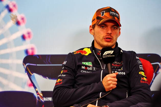 VERSTAPPEN Max (ned), Red Bull Racing RB18, portrait race winner and World Champion in the post race FIA press conference, PK, Pressekonferenz in the post race FIA Press Conference during the Formula 1 Honda Japanese Grand Prix 2022, 18th round of the 2022 FIA Formula One World Championship, WM, Weltmeisterschaft from Octobre 7 to 9, 2022 on the Suzuka International Racing Course, in Suzuka, Mie Prefecture, Japan - F1 - JAPANESE GRAND PRIX 2022 - RACE DPPI Panoramic JAPAN_SUNDAY_FIA_PRESS_CONF_23
