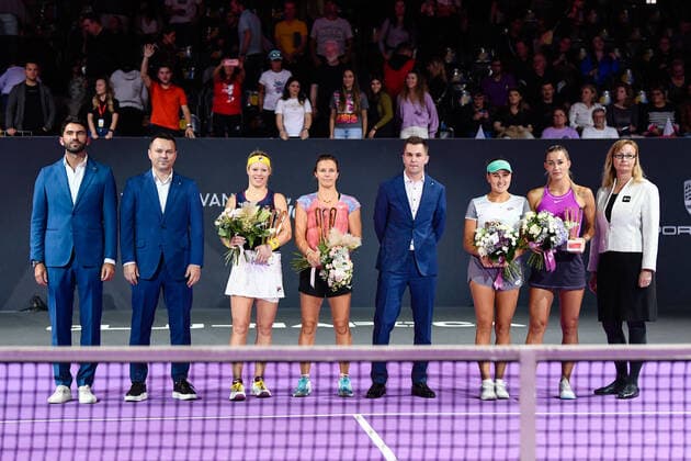 Transylvania Open: WTA, Tennis Damen 250 Tennis Damen Tournament in Cluj-Napoca, BT Arena, 8-16 October 2022 Doubles Finals:Horia Tecau, Mircea Aelxa, Laura Siegemund, Kirsten Flipkens, Patrick Ciorcila, Kamilla Rakhimova and Yana Sizikova at the ceremony of the match WTA 250 Transylvania Open, held in BT Arena, Cluj Napoca 8-16 October 2022 Cluj-Napoca Cluj Copyright: xANCAxTEPEIx