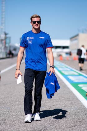Mick Schumacher (GER, Haas F1 Team 47) beim Trackwalk, USA, Formel 1 Grand Prix der USA, Circuit of the Americas Austin, Mediaday, 20.10.2022 USA, Formel 1 Grand Prix der USA, Circuit of the Americas Austin, Mediaday, 20.10.2022 Austin Copyright: xEibner Memmlerx EP_MMR