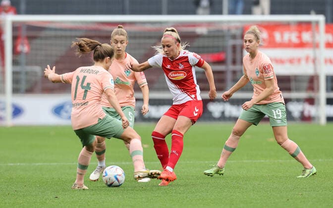 Michaele Brandenburg (Werder), Michelle Ulbrich (Werder), Mandy Islacker (Köln), Saskia Matheis (Werder), 1. FC Köln - SV Werder Bremen, Flyeralarm Frauen Bundesliga, 5. Spieltag, Köln, Deutschland, 23.10.2022,