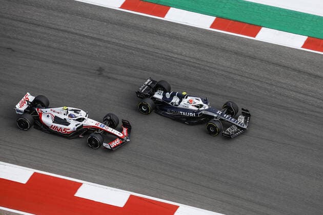 47 SCHUMACHER Mick (ger), Haas F1 Team VF-22 Ferrari, action 22 TSUNODA Yuki (jap), Scuderia AlphaTauri AT03, action during the Formula 1 Aramco United States Grand Prix 2022, 19th round of the 2022 FIA Formula One World Championship, WM, Weltmeisterschaft from October 21 to 23, 2022 on the Circuit of the Americas, in Austin, Texas - F1 - UNITED STATES GRAND PRIX 2022 - RACE DPPI Panoramic 00122044__R3_5074