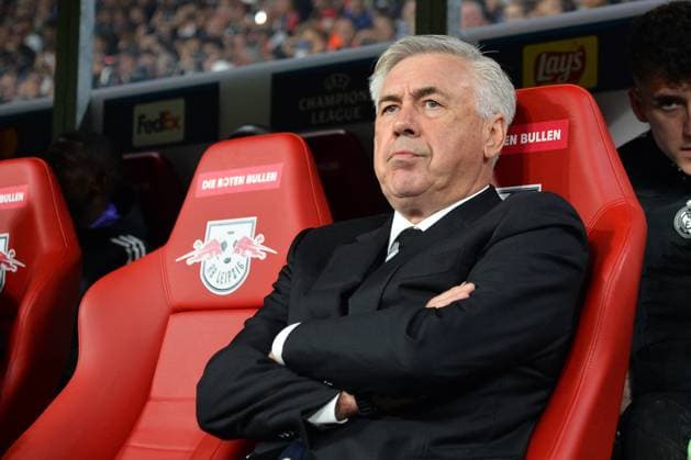 Carlo Ancelotti (Trainer, Real Madrid). RB Leipzig vs. Real Madrid, Fussball, Champions League, 5. Spieltag, Saison 2022 2023, 25.10.2022 DFB DFL REGULATIONS PROHIBIT ANY USE OF PHOTOGRAPHS AS IMAGE SEQUENCES AND OR QUASI-VIDEO RB Leipzig vs. Real Madrid, Fussball, Champions League, 5. Spieltag, Saison 2022 2023, 25.10.2022 Leipzig Copyright: xEibner-Pressefoto BertxHarzerx EP_EER