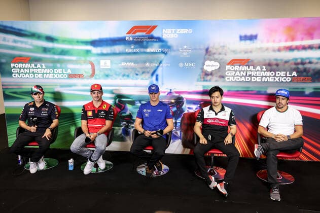 PEREZ Sergio (mex), Red Bull Racing RB18, portrait LECLERC Charles (mco), Scuderia Ferrari F1-75, portrait SCHUMACHER Mick (ger), Haas F1 Team VF-22 Ferrari, portrait ZHOU Guanyu (chi), Alfa Romeo F1 Team ORLEN C42, portrait ALONSO Fernando (spa), Alpine F1 Team A522, portrait press conference, PK, Pressekonferenz during the Formula 1 Grand Premio de la Ciudad de Mexico 2022, Mexican Grand Prix 2022, 20th round of the 2022 FIA Formula One World Championship, WM, Weltmeisterschaft from October 28 to 30, 2022 on the Autodromo Hermanos Rodriguez, in Mexico City, Mexico - F1 - MEXICO CITY GRAND PRIX 2022 DPPI Panoramic GOOD8256