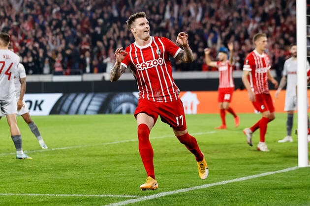 Torjubel bei Lukas Kuebler (SC Freiburg, 17) nach seinem Tor zum 1:1 , GER, SC Freiburg vs. Olympiacos FC, Fussball, UEFA Europa League, 5. Spieltag, Gruppenphase, 27.10.2022 GER, SC Freiburg vs. Olympiacos FC, Fussball, UEFA Europa League, 5. Spieltag, Gruppenphase, 27.10.2022 Freiburg im Breisgau Copyright: xEibner-Pressefoto GrantxHubbsx EP_GHS