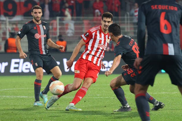 DEU, Europa League, 1.FC Union vs. SC Braga, 27.10.2022, Stadion Alte Foersterei, Berlin, DEU, Europa League, 1.FC Union vs. SC Braga, im Bild: Diogo Leite (1.FC Union Berlin 4), Andre Castro (SC Braga 88) DFL - regulations prohibit any use of Photographs as image sequences and or quasi-video Foto: Juergen Engler nordphoto GmbH