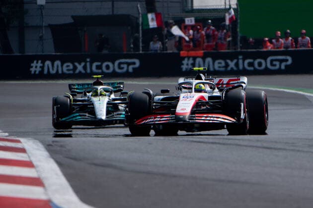 Mick Schumacher (GER, Haas F1 Team 47) vor Lewis Hamilton (UK, Mercedes AMG Petronas F1 Team 44), MEX, Formel 1 Grand Prix von Mexiko, Autodromo Hermanos Rodriguez Mexico City, Qualifying, 29.10.2022 MEX, Formel 1 Grand Prix von Mexiko, Autodromo Hermanos Rodriguez Mexico City, Qualifying, 29.10.2022 Mexico City Copyright: xEibner Memmlerx EP_MMR