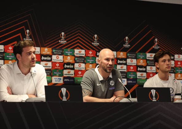 SOCCER - UEFA EL, Midtjylland vs Sturm HERNING,DENMARK,02.NOV.22 - SOCCER - UEFA Europa League, group stage, FC Midtjylland vs SK Sturm Graz, preview, press conference, PK, Pressekonferenz Sturm. Image shows press speaker Stefan Haller, head coach Christian Ilzer and William Boeving (Sturm). GEPAxpictures xChrisxBauer