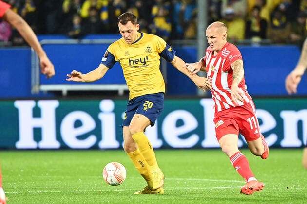 Fussball, Herren, Saison 2022 2023, Europa League (Gruppenphase, Gruppe D, 6. Spieltag), Royale Union Saint-Gilloise - 1. FC Union Berlin, v.l. Senne Lynen (Royale Union Saint-Gilloise, 20) und Sven Michel (1. FC Union Berlin, 11) im Zweikampf , 03.11. 2022, Copyright: xMatthiasxKochx