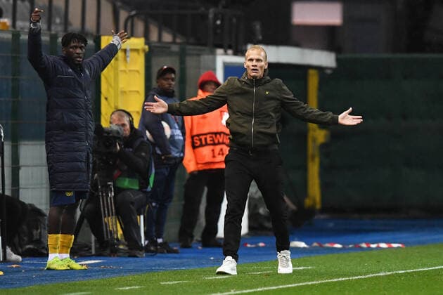 Fussball, Herren, Saison 2022 2023, Europa League (Gruppenphase, Gruppe D, 6. Spieltag), Royale Union Saint-Gilloise - 1. FC Union Berlin, Karel Geraerts (Royale Union Saint-Gilloise, Trainer Cheftrainer) gestikuliert , 03.11. 2022, Copyright: xSebastianxRäppold MatthiasxKochx