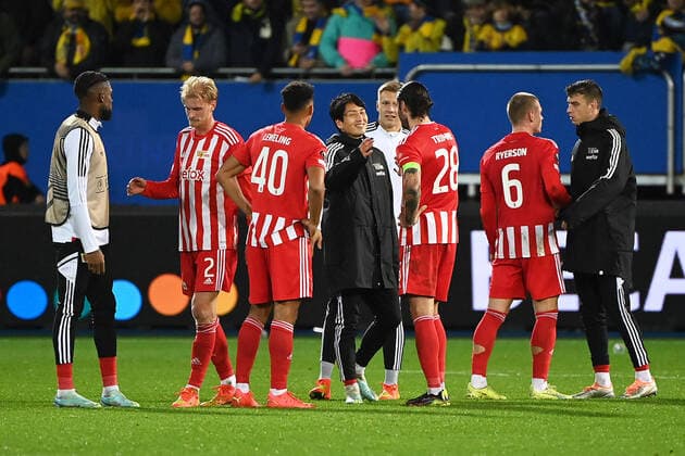 Fussball, Herren, Saison 2022 2023, Europa League (Gruppenphase, Gruppe D, 6. Spieltag), Royale Union Saint-Gilloise - 1. FC Union Berlin, v. l. Jordan Siebatcheu (1. FC Union Berlin, 45), Morten Thorsby (1. FC Union Berlin, 2), Jamie Leweling (1. FC Union Berlin, 40), Genki Haraguchi (1. FC Union Berlin, 24), Christopher Trimmel (1. FC Union Berlin, 28), Julian Ryerson (1. FC Union Berlin, 6) und Janik Haberer (1. FC Union Berlin, 19) Schlussjubel, jubeln nach dem 0:1-Sieg, 03.11. 2022, Copyright: xMatthiasxKochx