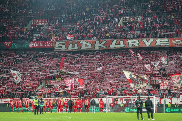 FC Köln Koeln Mannschaft nach dem Spiel, GER, FC Köln Koeln vs. OGC Nizza Nice, UEFA Conference League 2022 23, Gruppenphase, Gruppe D, 6. Spieltag, 03.11.2022, GER, FC Köln Koeln vs. OGC Nizza Nice, UEFA Conference League 2022 23, Gruppenphase, Gruppe D, 6. Spieltag, 03.11.2022, Foto: Eibner-Pressefoto Gabriel Boia Köln Koeln Copyright: xEibner-Pressefoto GabrielxBoiax EP_EER