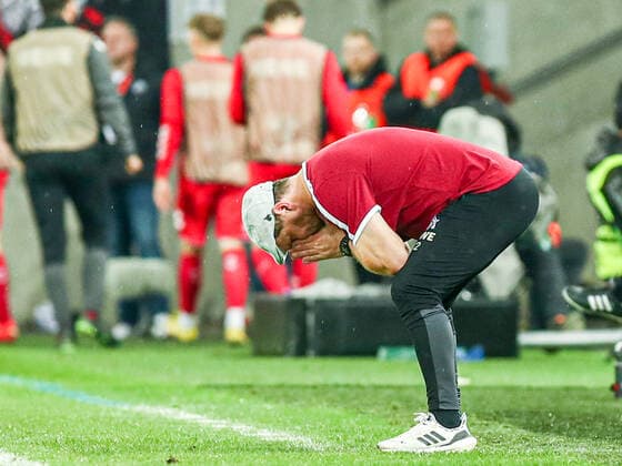 Steffen Baumgart (FC Köln Koeln, Chef-Trainer) unzufrieden, enttäuscht enttaeuscht, gestikuliert, Gestik, GER, FC Köln Koeln vs. OGC Nizza Nice, UEFA Conference League 2022 23, Gruppenphase, Gruppe D, 6. Spieltag, 03.11.2022, GER, FC Köln Koeln vs. OGC Nizza Nice, UEFA Conference League 2022 23, Gruppenphase, Gruppe D, 6. Spieltag, 03.11.2022, Foto: Eibner-Pressefoto Gabriel Boia Köln Koeln Copyright: xEibner-Pressefoto GabrielxBoiax EP_EER