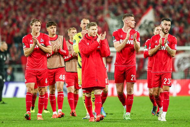 FC Köln Koeln Mannschaft nach dem Spiel, GER, FC Köln Koeln vs. OGC Nizza Nice, UEFA Conference League 2022 23, Gruppenphase, Gruppe D, 6. Spieltag, 03.11.2022, GER, FC Köln Koeln vs. OGC Nizza Nice, UEFA Conference League 2022 23, Gruppenphase, Gruppe D, 6. Spieltag, 03.11.2022, Foto: Eibner-Pressefoto Gabriel Boia Köln Koeln Copyright: xEibner-Pressefoto GabrielxBoiax EP_EER