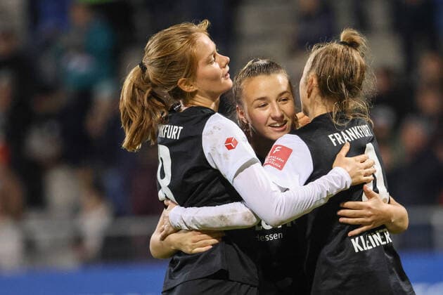 +g8+Pawollek Tanja,(Eintracht Frankfurtc, 31),Kleinherne Sophia,(Eintracht Frankfurt, 4), GER, Eintracht Frankfurt gegen FC Koeln,Fussball, Frauen, Bundesliga,7. Spieltag,Spielzeit 2022 2023, 06.11.2022, (DFL DFBB REGULATIONS PROBHIT ANY USE OF PHOTOGRAPHERS as IMAGE SEQUENCES and or QUASI-VIDEO ) , GER, Eintracht Frankfurt gegen FC Koeln,Fussball, Frauen, Bundesliga,7. Spieltag,Spielzeit 2022 2023, 06.11.2022, Frankfurt Copyright: xEibner-Pressefoto UlrichxScherbax EP_EER