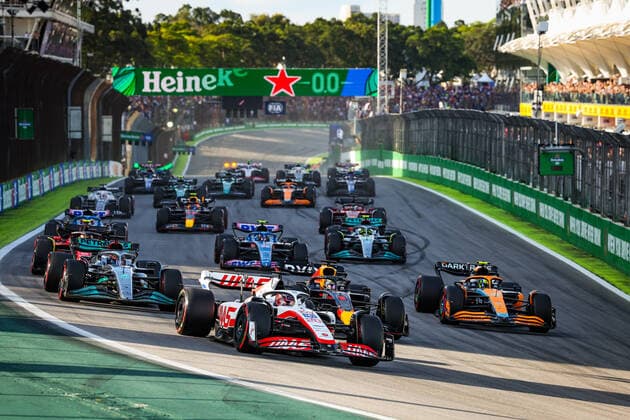 Start of the Sprint Race: 20 MAGNUSSEN Kevin (den), Haas F1 Team VF-22 Ferrari, 01 VERSTAPPEN Max (nld), Red Bull Racing RB18, 63 RUSSELL George (gbr), Mercedes AMG F1 Team W13, action during the Formula 1 Heineken Grande Premio de Sao Paulo 2022, Sao Paulo Grand Prix Grand Prix 2022, 21st round of the 2022 FIA Formula One World Championship, WM, Weltmeisterschaft from November 11 to 13, 2022 on the Interlagos Circuit, in Sao Paulo, Brazil - F1 - SAO PAULO GRAND PRIX 2022 DPPI Panoramic 20221112_G00D4518