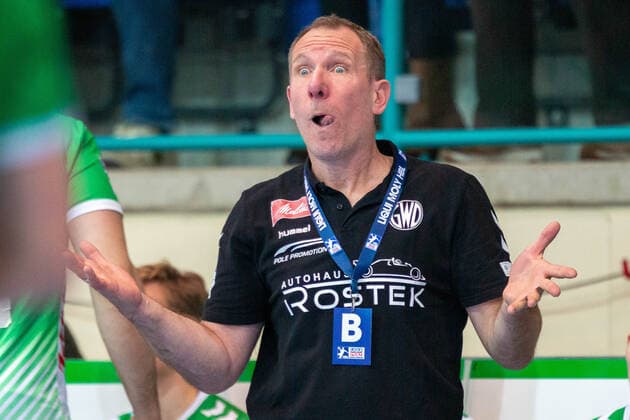 Sport Bilder des Tages Frank Carstens (GWD Minden, Trainer) GER, GWD Minden vs. HSG Wetzlar, Handball, 1. Bundesliga, 12. Spieltag, Spielzeit 2022 2023, 13.11.2022 GER, GWD Minden vs. HSG Wetzlar, Handball, 1. Bundesliga, 12. Spieltag, Spielzeit 2022 2023, 13.11.2022 Minden Copyright: xEibner-Pressefotox xJanxStrohdiekx EP_JSK