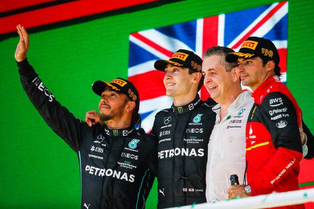 podium HAMILTON Lewis (gbr), Mercedes AMG F1 Team W13, RUSSELL George (gbr), Mercedes AMG F1 Team W13, SAINZ Carlos (spa), Scuderia Ferrari F1-75, portrait during the Formula 1 Heineken Grande Premio de Sao Paulo 2022, Sao Paulo Grand Prix Grand Prix 2022, 21st round of the 2022 FIA Formula One World Championship, WM, Weltmeisterschaft from November 11 to 13, 2022 on the Interlagos Circuit, in Sao Paulo, Brazil - F1 - SAO PAULO GRAND PRIX 2022 - RACE DPPI Panoramic 00122048__V2_2241