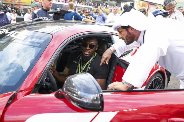 BEN SULAYEM Mohammed (uae), President of the FIA, portrait, BOLT Usain (jam), Olympic Champion during the Formula 1 Etihad Airways Abu Dhabi Grand Prix 2022, 22nd round of the 2022 FIA Formula One World Championship, WM, Weltmeisterschaft from November 18 to 20, 2022 on the Yas Marina Circuit, in Yas Island, Abu Dhabi - F1 - ABU DHABI GRAND PRIX 2022 - RACE DPPI Panoramic 00122050_G00D1361.JPG