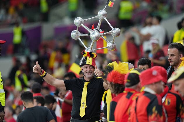 QAT, WM FIFA 2022, Group F, Belgien vs Kanada 23.11.2022, Khalifa International Stadium, Doha, QAT, WM FIFA 2022, Group F, Belgien vs Kanada, im Bild Fans der belgischen Mannschaft auf den Tribünen..