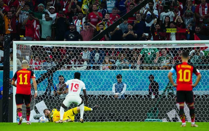 Mandatory Credit: Photo by Javier Garcia Shutterstock (13626489n) Goalkeeper Thibaut Courtois of Belgium saves Alphonso Davies of Canada s penalty Belgium v Canada, FIFA World Cup, WM, Weltmeisterschaft, Fussball 2022, Group F, Football, Ahmad Bin Ali Stadium, Ar-Rayyan, Qatar - 23 Nov 2022 Editorial Use Only Belgium v Canada, FIFA World Cup 2022, Group F, Football, Ahmad Bin Ali Stadium, Ar-Rayyan, Qatar - 23 Nov 2022 Editorial Use Only Copyright: xJavierxGarcia Shutterstockx 13626489n