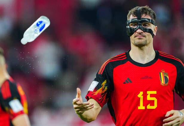 Mandatory Credit: Photo by Javier Garcia Shutterstock (13626489bb) Thomas Meunier of Belgium tosses a bottle after coming on as a second half substitute Belgium v Canada, FIFA World Cup, WM, Weltmeisterschaft, Fussball 2022, Group F, Football, Ahmad Bin Ali Stadium, Ar-Rayyan, Qatar - 23 Nov 2022 Editorial Use Only Belgium v Canada, FIFA World Cup 2022, Group F, Football, Ahmad Bin Ali Stadium, Ar-Rayyan, Qatar - 23 Nov 2022 Editorial Use Only Copyright: xJavierxGarcia Shutterstockx 13626489bb