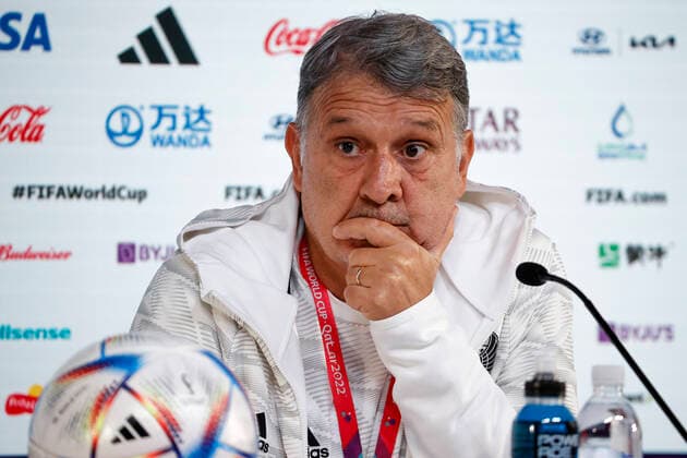 Mexico s head coach, Argentinian Gerardo Tata Martino, addresses a press conference, PK, Pressekonferenz of his national team, Nationalteam at the Press Center in Doha, Qatar, 25 November 2022. Mexico is to face Argentina on 26 November in their group C s second match within FIFA World Cup, WM, Weltmeisterschaft, Fussball 2022. Mexico s press conference !ACHTUNG: NUR REDAKTIONELLE NUTZUNG! Copyright: xJOSExMENDEZx EVE931 20221125-198a2edc52c14537fad2b39a05707b9bfb5eb1eb