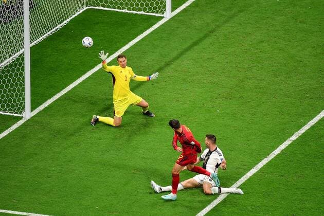 FIFA WM 2022, alle Tore RECORD DATE NOT STATED FIFA World Cup, WM, Weltmeisterschaft, Fussball Qatar 2022 Spain vs Germany Alvaro Morata scores his goal 1-0 of Spain to Manuel Neuer of Germany during the game Spain vs Germany, Corresponding to Group E of the FIFA World Cup Qatar 2022, at Al Bayt Stadium, Al Khor, November 27, 2022. <br><br> Alvaro Morata anota su gol 1-0 de Espana a Manuel Neuer de Alemania durante el partido Espana vs Alemania, correspondiente al Grupo E de la Copa Mundial de la FIFA Qatar 2022, en el Estadio at Al Bayt, Al Khor, el 27 de noviembre de 2022. AL KHOR DOHA QATAR Copyright: xIsaacxOrtizx 20221127_13791