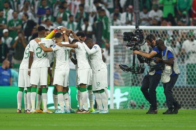 Mandatory Credit: Photo by Kieran McManus Shutterstock (13640351a) Saudi Arabia in the team huddle Saudi Arabia v Mexico, FIFA World Cup, WM, Weltmeisterschaft, Fussball 2022, Group C, Football, Lusail Stadium, Al Daayen, Qatar - 30 Nov 2022 Editorial Use Only Saudi Arabia v Mexico, FIFA World Cup 2022, Group C, Football, Lusail Stadium, Al Daayen, Qatar - 30 Nov 2022 Editorial Use Only Copyright: xKieranxMcManus Shutterstockx 13640351a