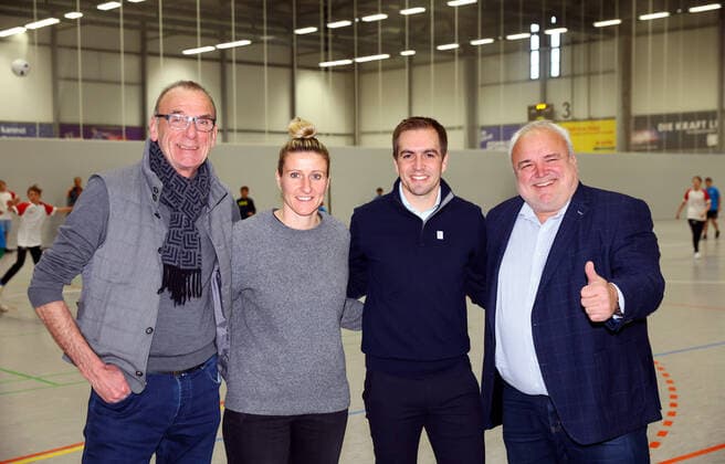 UEFA EURO, EM, Europameisterschaft,Fussball 2024 - Host City Leipzig 08.12.2022 Leipzig, 08.12.2022, Sportschule Egidius Braun, Fußball EM 2024, Working Visit der EURO 2024 GmbH und Inklusiver Europacup. , Euro24 Organisationskomitee. Im Bild v.l.: Jürgen Zielinski Theater-Intendant, Leipzig Botschafter), Anja Mittag (Leipzig Botschafterin, RB Leipzig Co-Trainerin), Turnierdirektor Philipp Lahm (Ex DFB Nationalspieler) und Jörg Junhold (Zoo-Direktor, Leipzig Botschafter) ,