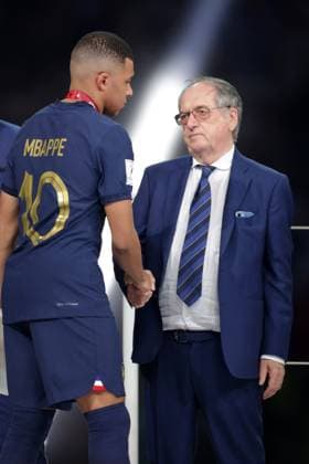 KYLIAN MBAPPE, NOEL LE GRAET, Francia, Coppa del Mondo FIFA, Qatar 2022, World Cup, Argentina vs France 3-3 (4-2 apk), 18-12-2022, Azione, Action, Capocannoniere, Best Goalscorer, Medaglia d argento, Silver medal MONDIALI FIFA QATAR 2022 FINALE ARGENTINA-FRANCIA 3-3 (4-2 dcr)