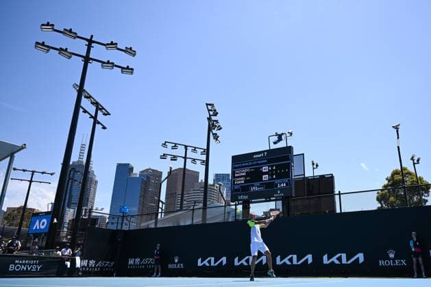 Mandatory Credit: Photo by James Gourley Shutterstock (13716760fh) Dan Evans in action during his first round match Australian Open, Day Two, Tennis, Melbourne Park, Melbourne, Australia - 17 Jan 2023 Australian Open, Day Two, Tennis, Melbourne Park, Melbourne, Australia - 17 Jan 2023 Copyright: xJamesxGourley Shutterstockx 13716760fh