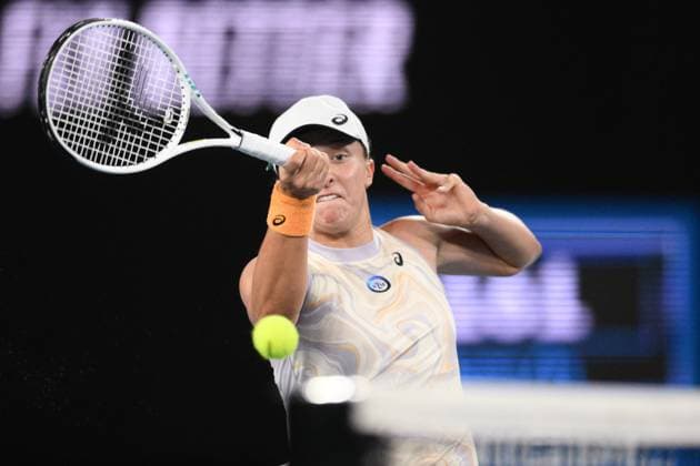 Mandatory Credit: Photo by James Gourley Shutterstock (13716764p) Iga Swiatek in action during her second round match Australian Open, Day Three, Tennis, Melbourne Park, Melbourne, Australia - 18 Jan 2023 Australian Open, Day Three, Tennis, Melbourne Park, Melbourne, Australia - 18 Jan 2023 Copyright: xJamesxGourley Shutterstockx 13716764p