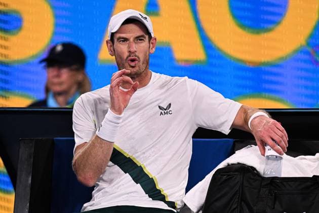 Mandatory Credit: Photo by James Gouley Shutterstock (13716770hw) Andy Murray vents frustration during his second round match Australian Open, Day Four, Tennis, Melbourne Park, Melbourne, Australia - 19 Jan 2023 Australian Open, Day Four, Tennis, Melbourne Park, Melbourne, Australia - 19 Jan 2023 Copyright: xJamesxGouley Shutterstockx 13716770hw