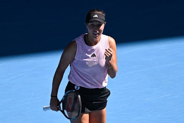 Mandatory Credit: Photo by James Gourley Shutterstock (13716911cd) Jessica Pegula celebrates victory after winning her third round match Australian Open, Day Five, Tennis, Melbourne Park, Melbourne, Australia - 20 Jan 2023 Australian Open, Day Five, Tennis, Melbourne Park, Melbourne, Australia - 20 Jan 2023 Copyright: xJamesxGourley Shutterstockx 13716911cd