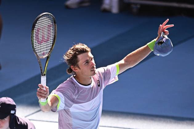Mandatory Credit: Photo by James Gourley Shutterstock (13728737eb) Alex de Minaur celebrates victory after winning his third round match Australian Open, Day Six, Tennis, Melbourne Park, Melbourne, Australia - 21 Jan 2023 Australian Open, Day Six, Tennis, Melbourne Park, Melbourne, Australia - 21 Jan 2023 Copyright: xJamesxGourley Shutterstockx 13728737eb
