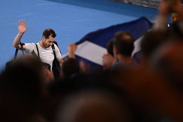 Mandatory Credit: Photo by James Gourley Shutterstock (13728737gw) Andy Murray leaves the court after losing his third round match Australian Open, Day Six, Tennis, Melbourne Park, Melbourne, Australia - 21 Jan 2023 Australian Open, Day Six, Tennis, Melbourne Park, Melbourne, Australia - 21 Jan 2023 Copyright: xJamesxGourley Shutterstockx 13728737gw