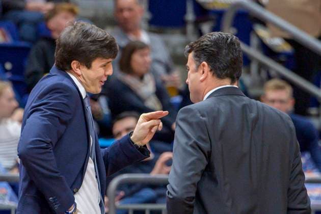 v.l. Pedro Calles (EWE Baskets Oldenburg, Trainer), Israel Gonzalez (Alba Berlin, Trainer), im Gespraech, GER, Alba Berlin vs EWE Baskets Oldenburg, BBL, Basketball - Bundesliga - Maenner, Mercedes Benz Arena, Woche 20, Saison 2022 2023, 11.02.23, 2023, GER, Alba Berlin vs EWE Baskets Oldenburg, BBL, Basketball - Bundesliga - Maenner, Woche 20, Saison 2022 2023, 11.02.23, Berlin Copyright: xEibner-Pressefoto UwexKochx EP_UKH