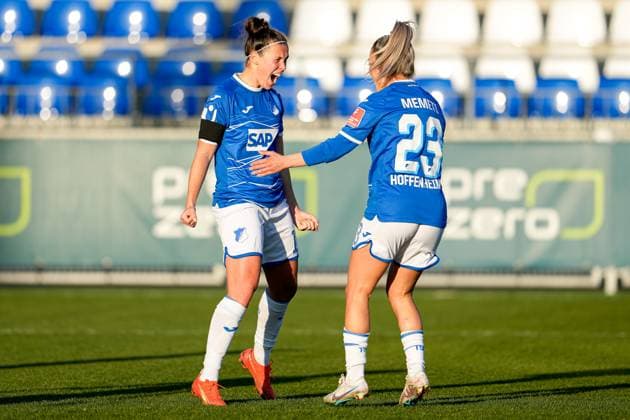 v.li.: Torschützin Nicole Billa (TSG, 16), Ereleta Memeti (TSG, 23), Spielerinnen der TSG 1899 Hoffenheim, jubeln über das Tor zum 1:0, Jubel, Torjubel, Torerfolg, celebrate the goal, goal, celebration, Jubel ueber das Tor, optimistisch, Spielszene, Highlight, Action, Aktion, 12.02.2023, Sinsheim (Hoffenheim) (Deutschland), Fussball, Flyeralarm Frauen-Bundesliga, TSG 1899 Hoffenheim - 1. FC Köln, 12.02.2023, Sinsheim (Hoffenheim) (Deutschland), Fussball, Flyeralarm Frauen-Bundesliga, TSG 1899 Hoffenheim - 1. FC Köln, DFB DFL REGULATIONS PROHIBIT ANY USE OF PHOTOGRAPHS AS IMAGE SEQUENCES AND OR QUASI-VIDEO.
