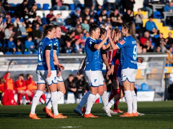 Katharina Naschenweng (TSG Hoffenheim, 09), Nicole Billa (TSG Hoffenheim, 16), Julia Hickelsberger (TSG Hoffenheim, 18) jubeln ueber das Tor zum 1:0, GER, TSG 1899 Hoffenheim vs. 1. FC Koeln, Fussball Flyeralarm Frauen Bundesliga, 12. Spieltag, Spielzeit 2022 2023, 12.02.2023 GER, TSG 1899 Hoffenheim vs. 1. FC Koeln, Fussball Flyeralarm Frauen Bundesliga, 12. Spieltag, Spielzeit 2022 2023, 12.02.2023 Hoffenheim Copyright: xEibner Memmlerx EP_MMR