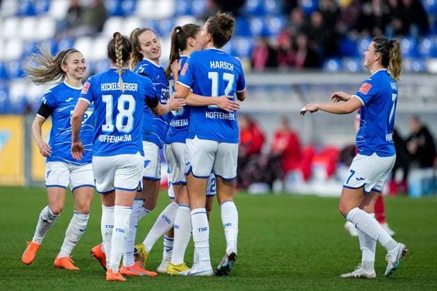 Spielerinnen der TSG 1899 Hoffenheim, jubeln über das Tor zum 3:0, Jubel, Torjubel, Torerfolg, celebrate the goal, goal, celebration, Jubel ueber das Tor, optimistisch, Spielszene, Highlight, Action, Aktion, 12.02.2023, Sinsheim (Hoffenheim) (Deutschland), Fussball, Flyeralarm Frauen-Bundesliga, TSG 1899 Hoffenheim - 1. FC Köln, 12.02.2023, Sinsheim (Hoffenheim) (Deutschland), Fussball, Flyeralarm Frauen-Bundesliga, TSG 1899 Hoffenheim - 1. FC Köln, DFB DFL REGULATIONS PROHIBIT ANY USE OF PHOTOGRAPHS AS IMAGE SEQUENCES AND OR QUASI-VIDEO.