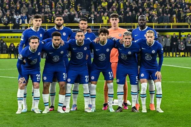 GER, Champions League, Borussia Dortmund vs. FC Chelsea 15.02.2023, Signal-Iduna-Park, Dortmund , GER, Champions League, Borussia Dortmund vs. FC Chelsea im Bild picture shows Mannschaftsfoto FC Chelsea: Kai Havertz (FC Chelsea 29) (v.h.l.r.), Ruben Loftus-Cheek (FC Chelsea 12), Thiago Silva (FC Chelsea 6), Torwart Kepa (FC Chelsea 1),Kalidou Koulibaly (FC Chelsea 26) Ben Chilwell (FC Chelsea 21) ( v.v.l.r.), Reece James (FC Chelsea 24), Conor Gallagher (FC Chelsea 23), Joao Felix (FC Chelsea 11), Enzo Fernandez (FC Chelsea 5), Mykhailo Mudryk (FC Chelsea 15)