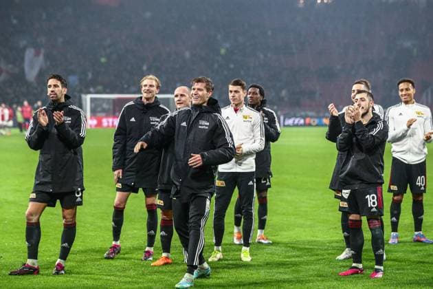 FC Union Berlin Mannschaft nach dem Spiel, NL, Ajax Amsterdam vs FC Union Berlin, UEFA Europa League Play-Offs, Hinspiel, Spielzeit 2022 2023, 16.02.2023, NL, Ajax Amsterdam vs FC Union Berlin, UEFA Europa League Play-Offs, Hinspiel, Spielzeit 2022 2023, 16.02.2023, Foto: Eibner-Pressefoto Gabriel Boia Amsterdam Copyright: xEibner-Pressefoto GabrielxBoiax EP_EER