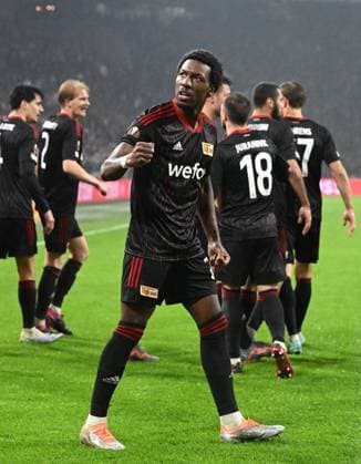 Fussball, Herren, Saison 2022 2023, Europa League (Play-Offs zum Achtelfinale, Hinspiel), Ajax Amsterdam - 1. FC Union Berlin (0:0), Sheraldo Becker (1. FC Union), Jubel nach dem vermeintlichen Tor zum 1:0, Treffer wird aber wegen Handspiels aberkannt, 16.02. 2023, Copyright: xMatthiasxKochx