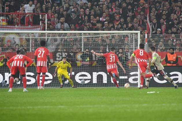 Fussball, Herren, Saison 2022 2023, Europa League, (Play-Offs zum Achtelfinale, Rückspiel), 1. FC Union Berlin - Ajax Amsterdam, Robin Knoche (1. FC Union Berlin), 3.v.r. erzielt das Tor zum 1:0 , 23.02. 2022, Copyright: xMatthiasxKochx