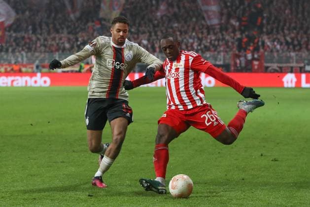 23.02.2023, xtgx, Fussball Europa League 1 8 Finale, 1. FC Union Berlin - Ajax Amsterdam emspor, v.l. Devyne Rensch (Ajax Amsterdam, 15), Jerome Roussillon (Union Berlin, 26) Zweikampf, Duell, Kampf, tackle (DFL DFB REGULATIONS PROHIBIT ANY USE OF PHOTOGRAPHS as IMAGE SEQUENCES and or QUASI-VIDEO) Stadion an der Alten Foersterei