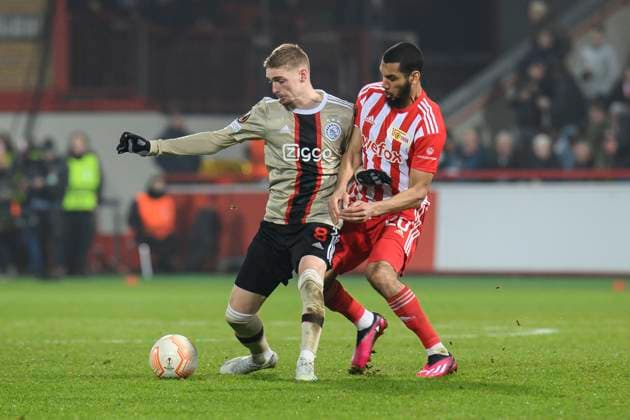 v.l. Kenneth Taylor (Ajax Amsterdam, 08), Aissa Laidouni (1.FC Union Berlin, 20), Zweikampf, Action, Kampf, GER, 1.FC Union Berlin vs AFC Ajax Amsterdam, UEFA Europa League , Rueckspiel, Saison - Spielzeit 2022 2023, 23.02.2023, DFL REGULATIONS PROHIBIT ANY USE OF PHOTOGRAPHS AS IMAGE SEQUENCES AND OR QUASI-VIDEO, GER, Berlin, 1.FC Union Berlin vs Ajax Amsterdam, UEFA Europa League , Rueckspiel, Spielzeit 2022 2023, 23.02.2023, fcuafc, afc, Berlin Copyright: xUwexKoch Eibner-Pressefotox EP_UKH