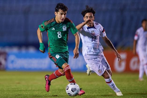 RECORD DATE NOT STATED Concacaf U-17 Championship 2023 Mexico vs United States Final (L-R), Jose Urias of Mexico and Cruz Medina of USA during the game Mexico (Mexican national team, Nationalteam vs United States (USA) corresponding to the great final of the Concacaf Under-17 Mens Championship Guatemala 2023, at Doroteo Guamuch Flores Stadium, on February 26, 2023. <br><br> (I-D), , Jose Urias de Mexico y Cruz Medina de USA durante el partido Mexico (Seleccion Nacional Mexicana) vs Estados Unidos (EUA), correspondiente a la gran final del campeonato Masculino Sub-17 de la Concacaf Guatemala 2023, en el Estadio Doroteo Guamuch Flores, el 26 de Febrero de 2023. CIUDAD DE GUATEMALA GUATEMALA GUATEMALA Copyright: xCristianxdexMarchenax 20230226195148_CC_U17_F_MEX_USA_URIAS73